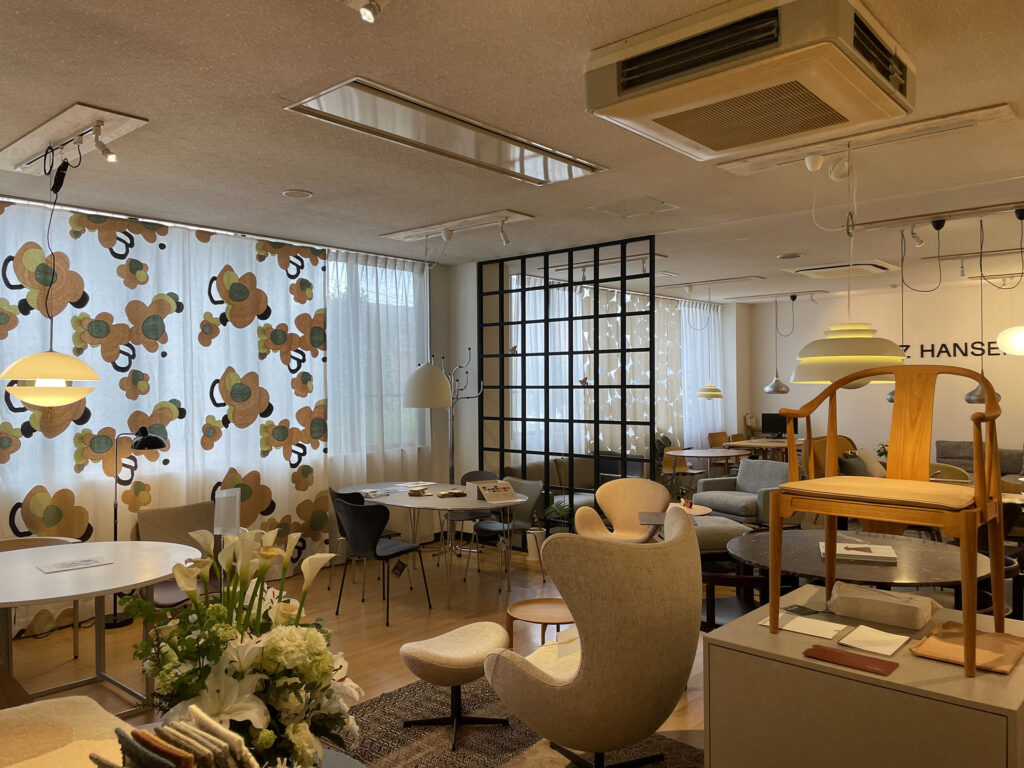 フィンチアンドホーム東青山店の店内、セミナー会場