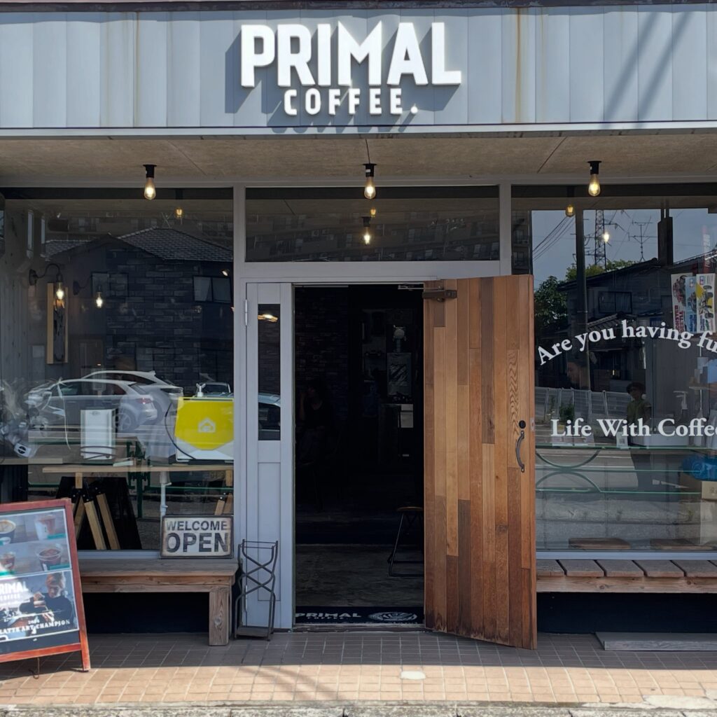 PRIMAL COFFEEの外観と店舗イメージ